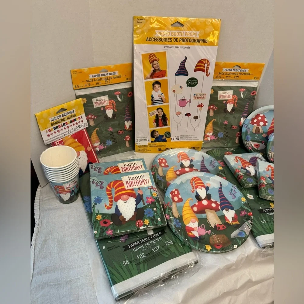 Party Creations Party Gnomes Party set for 16